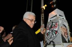 عباس يوقد شعلة انطلاقة حركة فتح