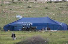 مستوطنون ينصبون خيمة في الخليل.jpg