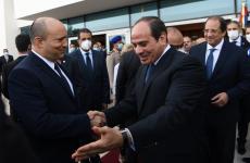الرئيس المصري عبدالفتاح السيسي ورئيس حكومة الاحتلال نفتالي بينيت.jpeg