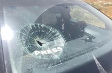 الاعتداء على سيارات الصحفيين