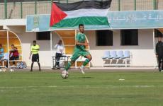 علم فلسطين يُزين ملعب اليرموك