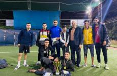 صورة تذكارية للبطل