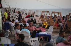 مواطنون على شاطئ بحر غزة (9).jpeg