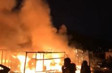 حرق مخيم للاجئين السوريين في سهل عكار.jpg