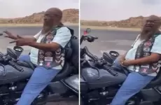 فيديو عادل الكلباني يرتدي الـ جينز ويركب هارلي.webp