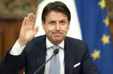 رئيس الوزراء الإيطالي يقدم استقالته