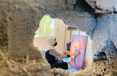 فنانون تشكيليون يوثقون حجم الجريمة الإسرائيلية في خانيونس