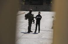 اعتقال معتقل قوات الاحتلال تعتقل شابا.jpg