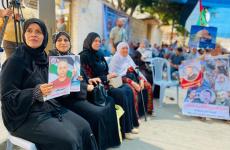 اعتصام أهالي الأسرى أمام الصليب