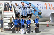 شاهد لحظة وصول منتخب الارجنتين للاحتفال بكأس العالم في الارجنتين 2022.jpg