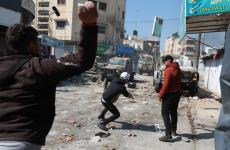 المواطنون يتصدون لـ اقتحام قوات الاحتلال بعد مواجهات في الضفة.jpg