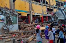 زلزال في اندونيسا.jpg