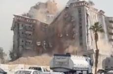 انهيار مبنى في تركيا.jpg