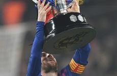 ميسي-يرفع-لقب-الدوري-الاسباني