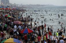 السباحة في بحر غزة.jpg