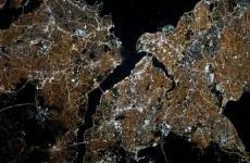 لقطة نادرة من الفضاء للنقطة التي تلتقي فيها آسيا بأوروبا عبر البوسفور.jpg