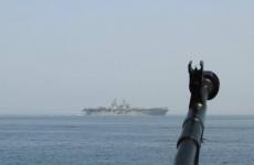 حرس الثورة الإيراني يرصد حاملة الطائرات الأمريكية في هرمز.jpeg