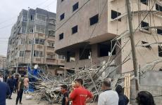 انهيار سقالة بقوم بغزة