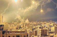 قنابل إضاءة فوق مستشفى الشفاء في غزة