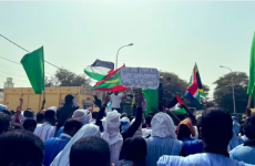 آلاف الموريتانيين يتظاهرون تضامنًا مع غزة في أول جمعة من رمضان.png