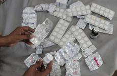 تقص الأدوية يثير مخاوف النازحين وسط قطاع غزة 10.jfif