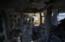 الاحتلال يدمر مربع سكني في مخيم النصيرات وسط قطاع غزة 6.jpg