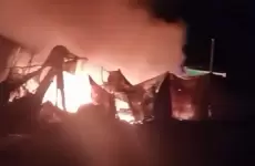 غارات الاحتلال تستهدف خيام النازحين في غزة.webp