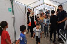 اجلاء مصابين من غزة