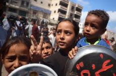 اوقفوا الحرب .. مظاهرة في غزة لوقف الابادة وقف الحرب