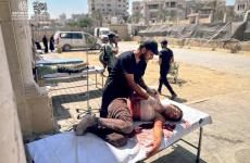 تقديم الاسعافات لمصابي المساعدات في مستشفى حمد في غزة