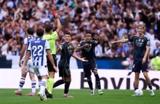 لجنة الحكام الإسبانية تعترف بخطأ ضد ريال مدريد بعد طرد هويسين