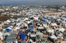 تكدس خيام النازحين في منطقة المواصي الساحلية شمال غربي رفح الفلسطينية.webp