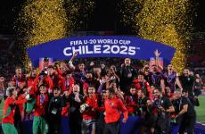 لحظة تتويج منتخب المغرب بكأس العالم للشباب