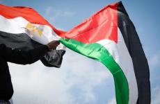 علم فلسطين و مصر