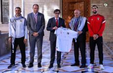 رئيس إقليم كتالونيا يستقبل وفدا من بعثة المنتخب الوطني برئاسة الفريق الرجوب