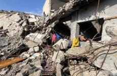 منزل آيلة للسقوط في غزة