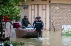 أمطار غزيرة تبتلع سدود المغرب والجيش ينشر وحدات انقاذ لإنقاذ الآلاف.webp