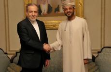 عراقجي ومسؤول عُماني.jpeg