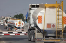 شاحنات بترول.png