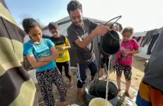 آبار المياه.