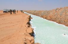  جانب من الحاجز الترابي