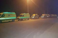 سيارات الإسعاف أثناء انطلاقها لنقل المصابين