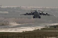 طائرة حربية أميركية لحظة انطلاقها من قاعدة إنجرليك