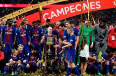 لاعبو فريق برشلونة يحتفلون بلقب الليغا