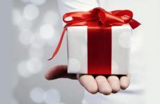 لماذا-يجب-أن-تقدم-الهدايا-لمن-تحب.jpg