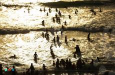 غــروب الشمس في بحر غزة.jpg