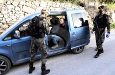 الأمن الفلسطيني يعتقل عمال.JPG