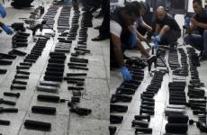 صورة للأسلحة