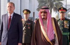  الملك سلمان لدى استقباله الرئيس أردوغان