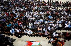 عشرات المواطنين يشيعون جثمان الشهيد إبراهيم أبو يعقوب في سلفيت.jpg